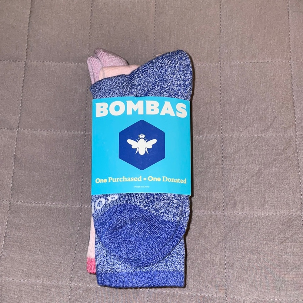 Bombas midweight calf/crew women’s 4 pack socks. New with tags. Size small
